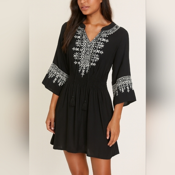 Tokio talking Dresses & Skirts - Tokio Talking New Embroidered Boho Mini Dress, Size M, Black White Embellished